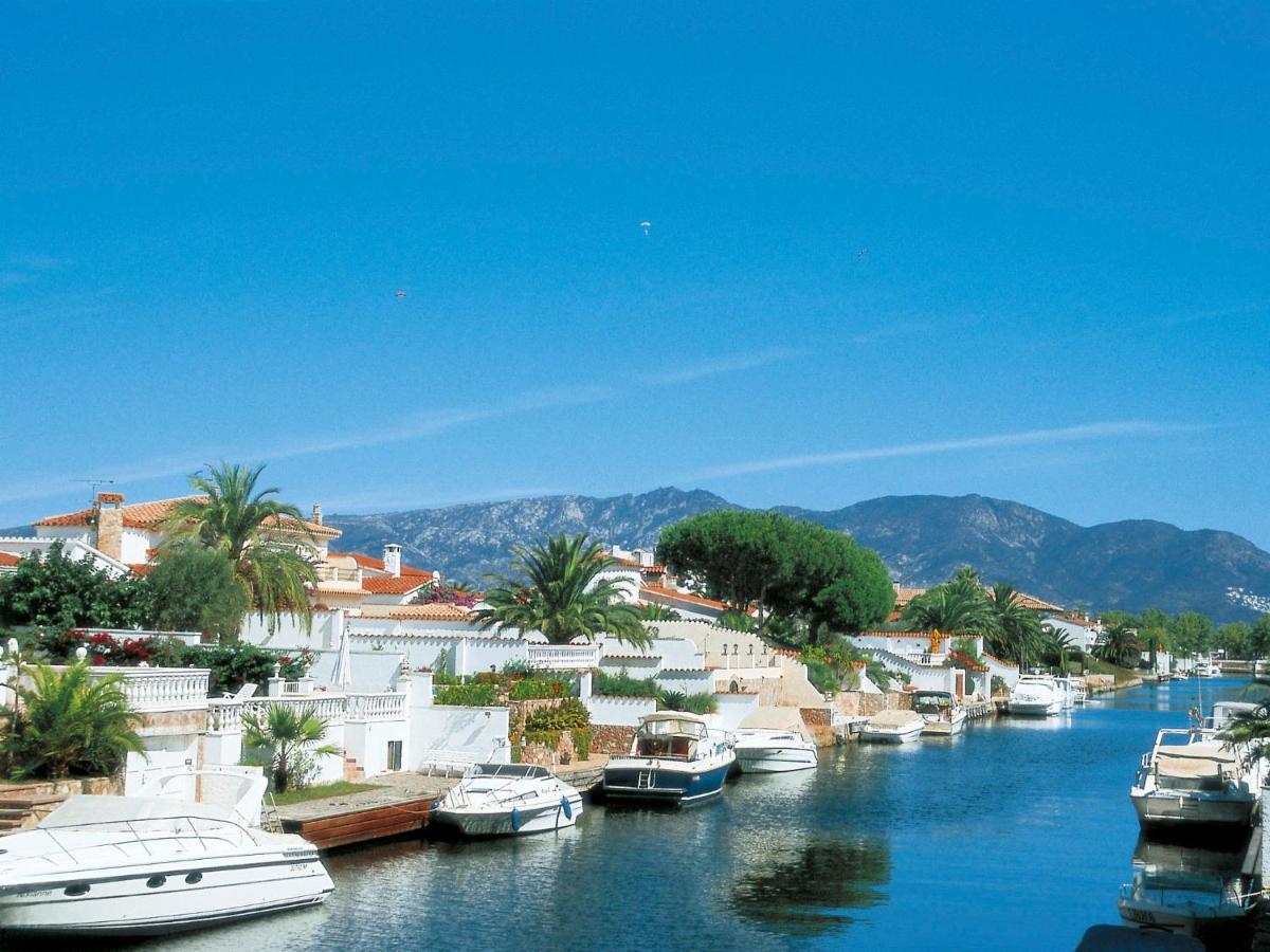 Holiday Home Requesens Canal Empuriabrava Buitenkant foto