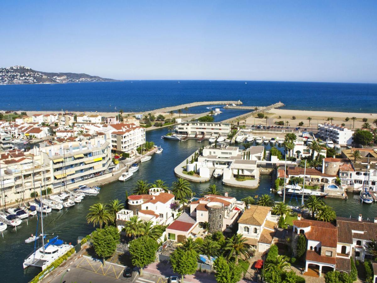 Holiday Home Requesens Canal Empuriabrava Buitenkant foto