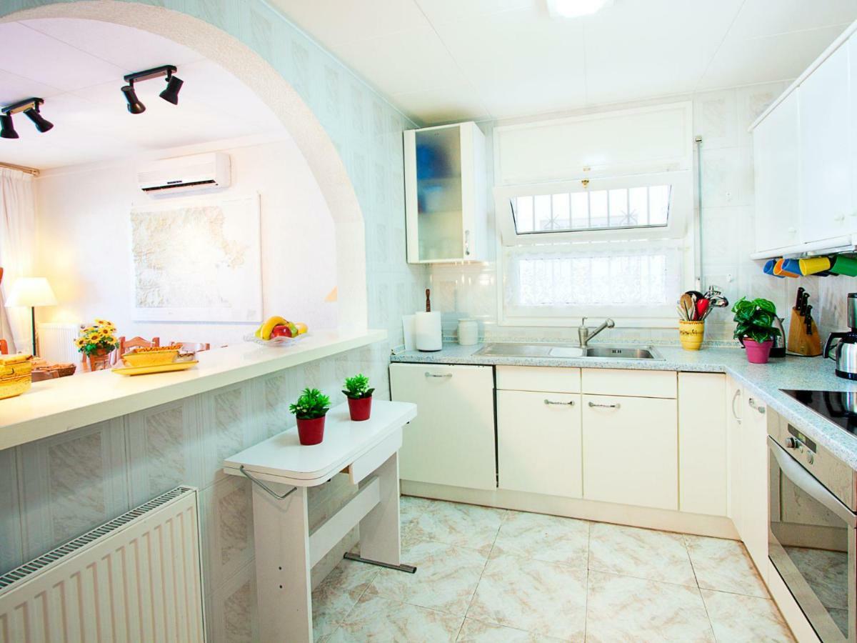 Holiday Home Requesens Canal Empuriabrava Buitenkant foto