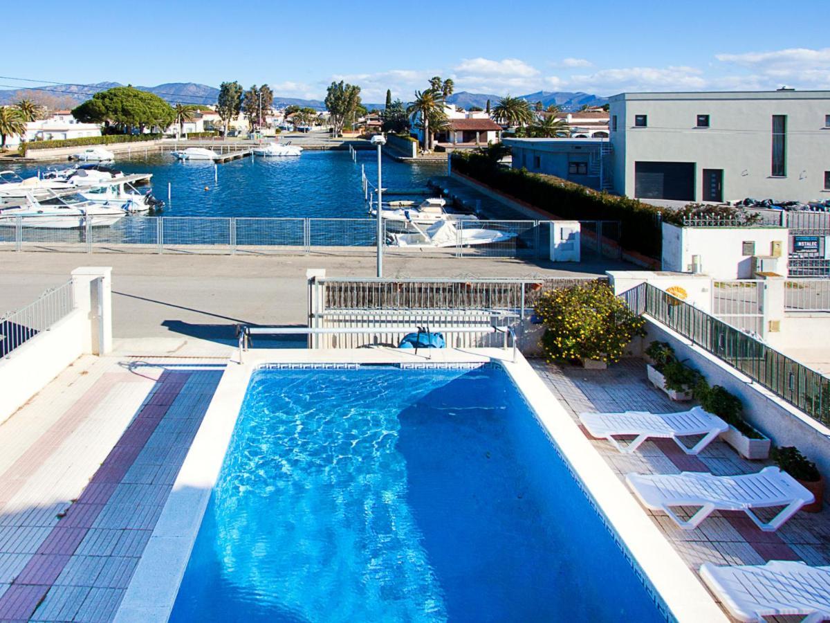 Holiday Home Requesens Canal Empuriabrava Buitenkant foto