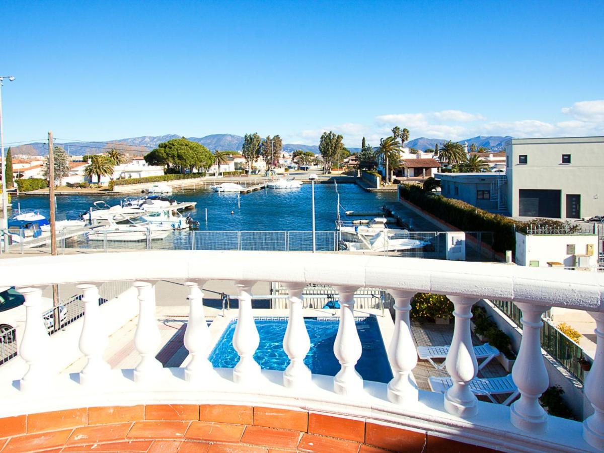 Holiday Home Requesens Canal Empuriabrava Buitenkant foto