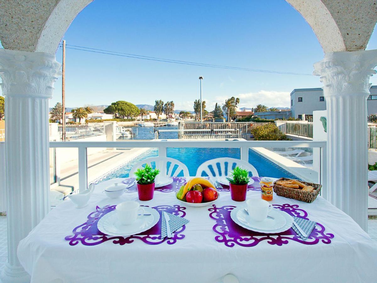 Holiday Home Requesens Canal Empuriabrava Buitenkant foto