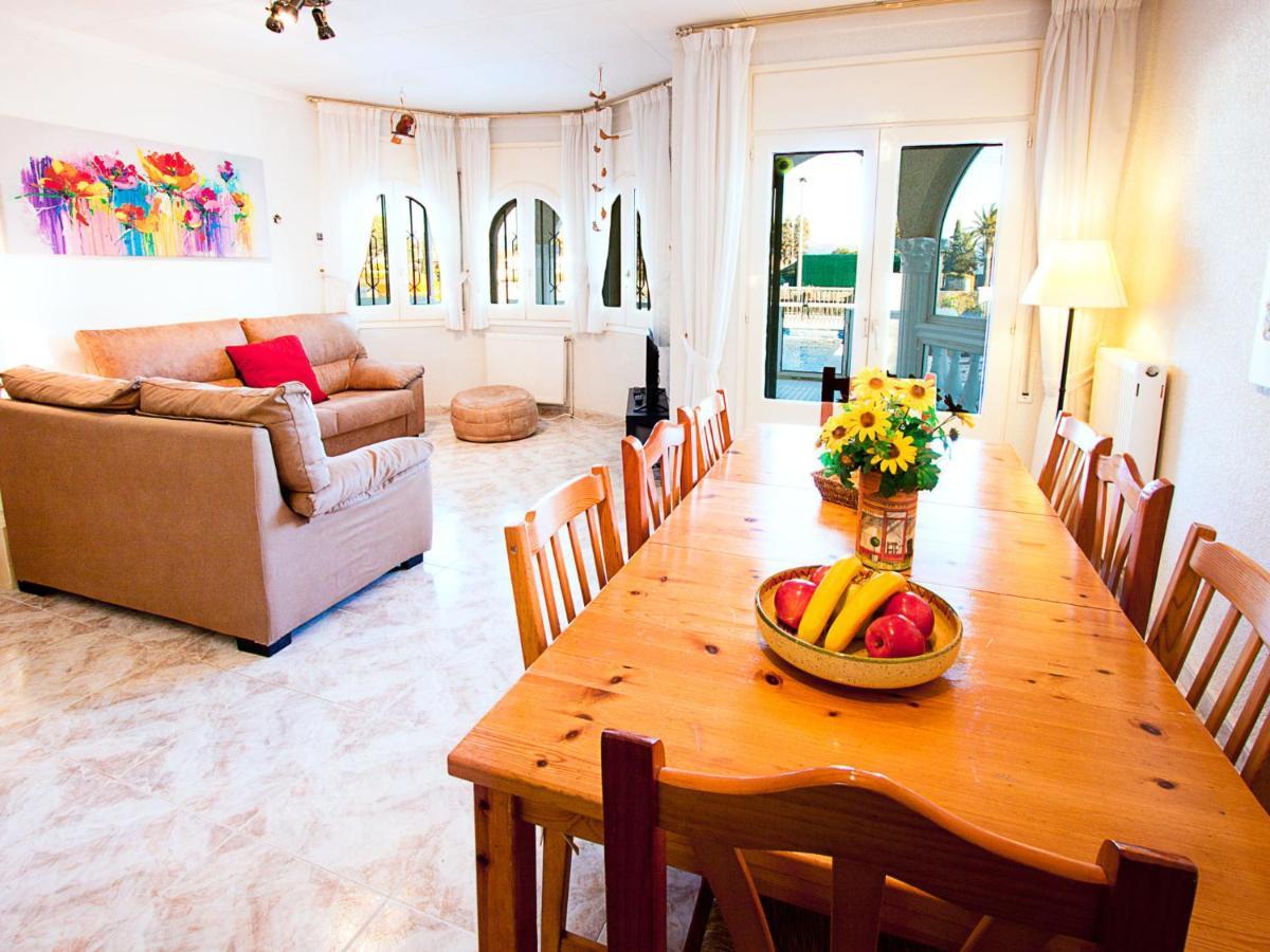 Holiday Home Requesens Canal Empuriabrava Buitenkant foto
